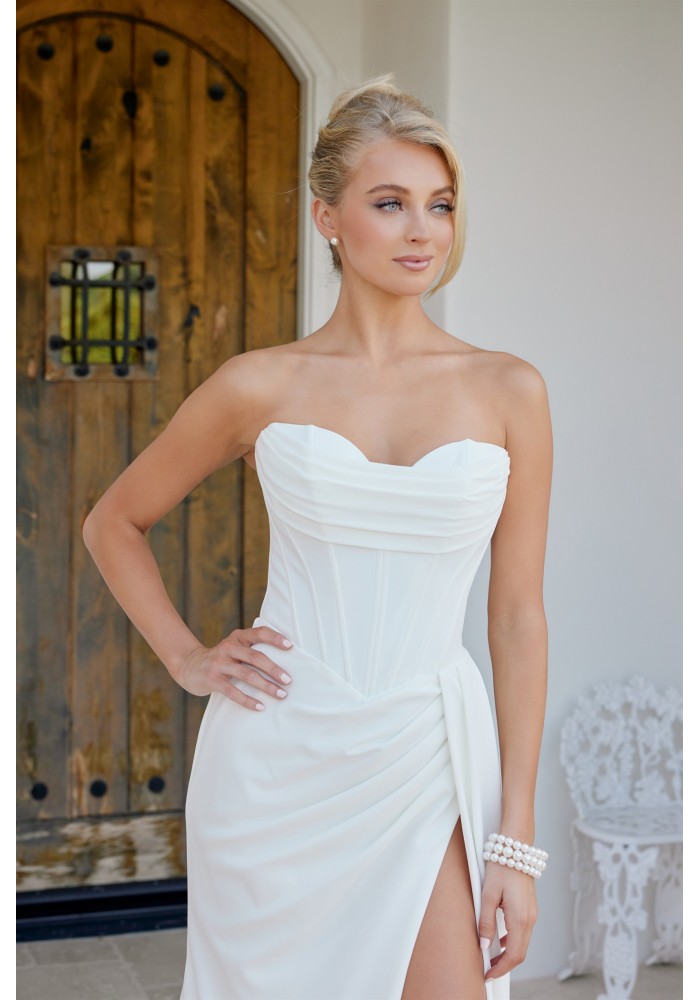  Wedding Dress - Fitted Strapless Sweetheart Neck Boned Bodice Ruched Waistline Satin Slit