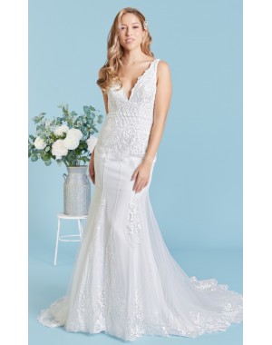 The Mermaid V-Neck with a Mix of Geometric and Floral Motifs Wedding Dress - EVA