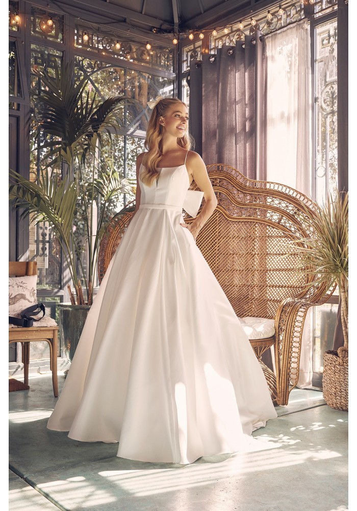 Wedding Dress - Paneled Bow Back Gown with Sweeping Train - CH-NAJE968